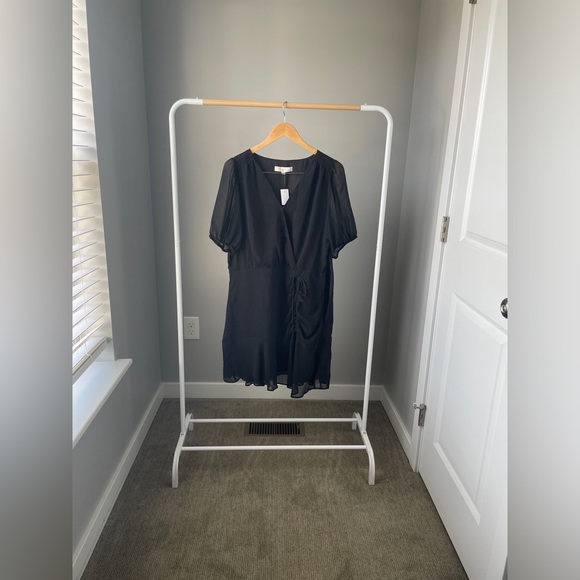 LOFT Black Side Ruched Flare Dress - Size 14 | Elegant & Flattering - Picture 3 of 4